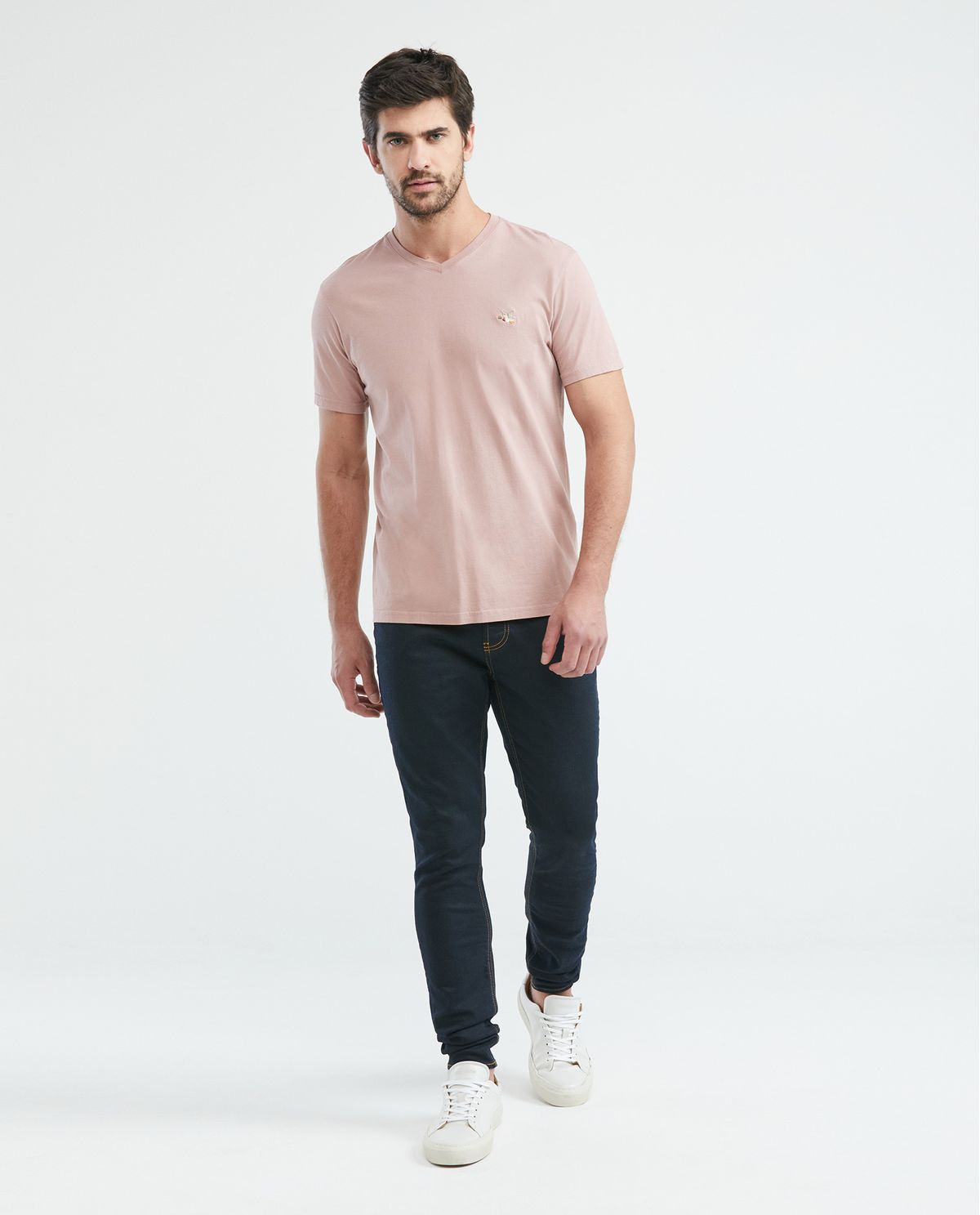 Camiseta Cuello V Chevignon 6026002 Slim Fit Color Rosa Oscuro 2