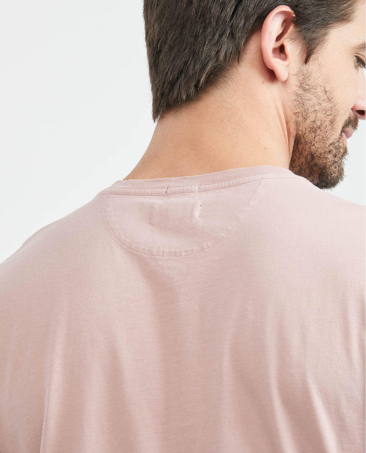 Camiseta Cuello V Chevignon 6026002 Slim Fit Color Rosa Oscuro 2