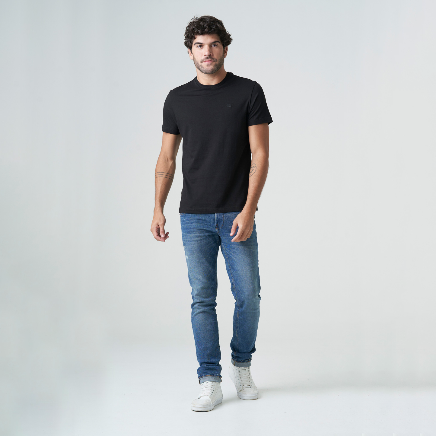 Camiseta Cuello Redondo Americanino 840C000 Basica Slim Fit Negro