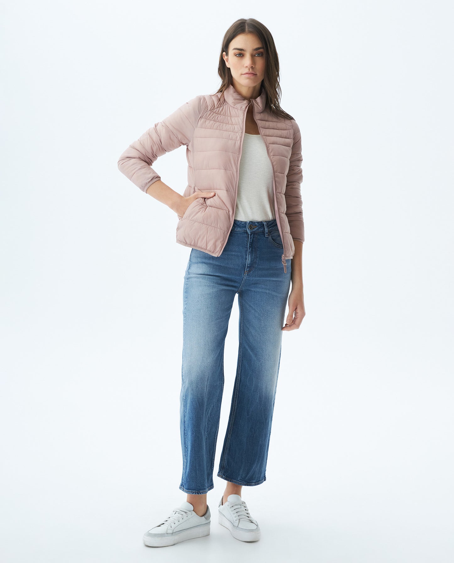 Chaqueta Dama Chevignon 720E000 Togs Ultra Light Rosa Claro