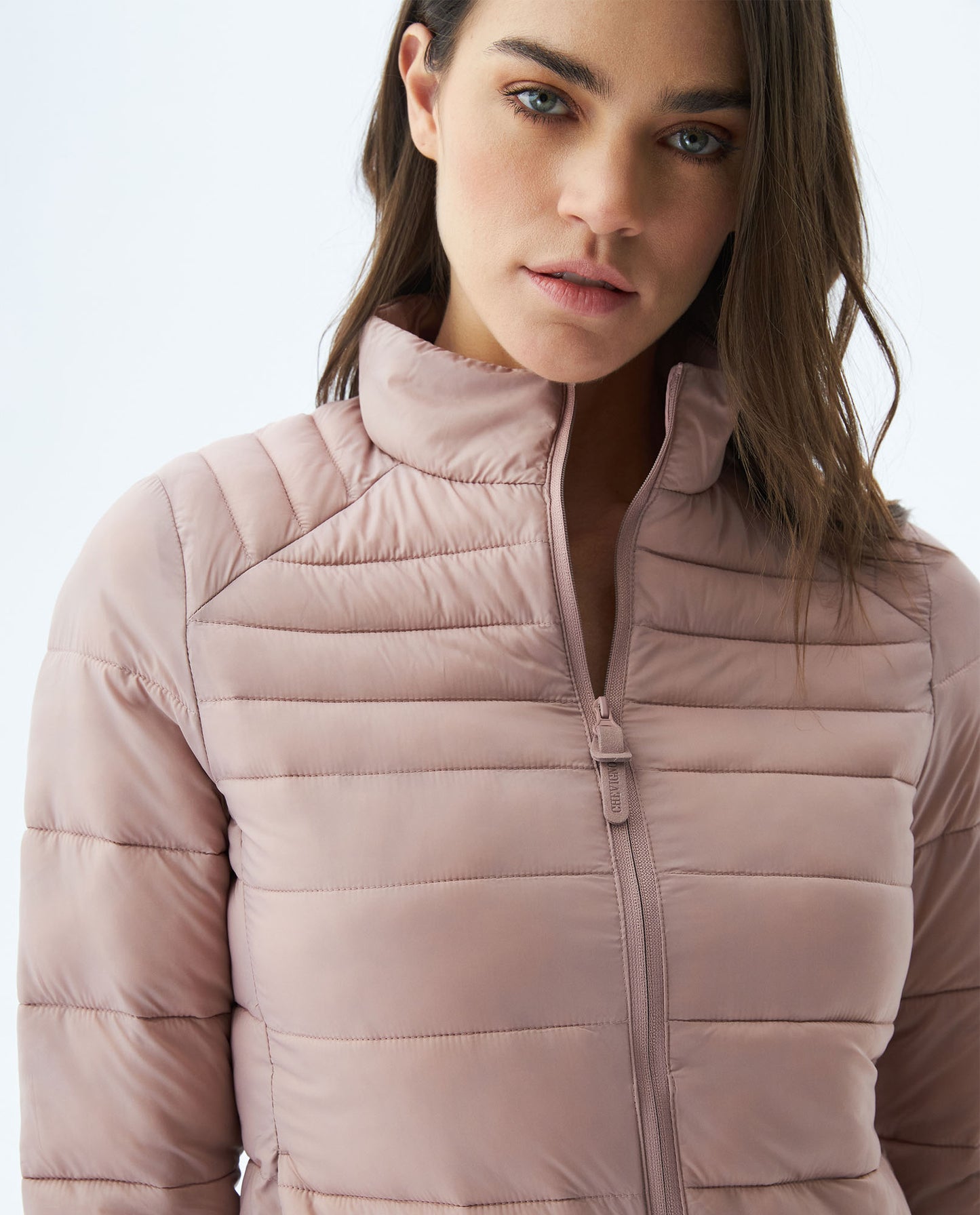 Chaqueta Dama Chevignon 720E000 Togs Ultra Light Rosa Claro