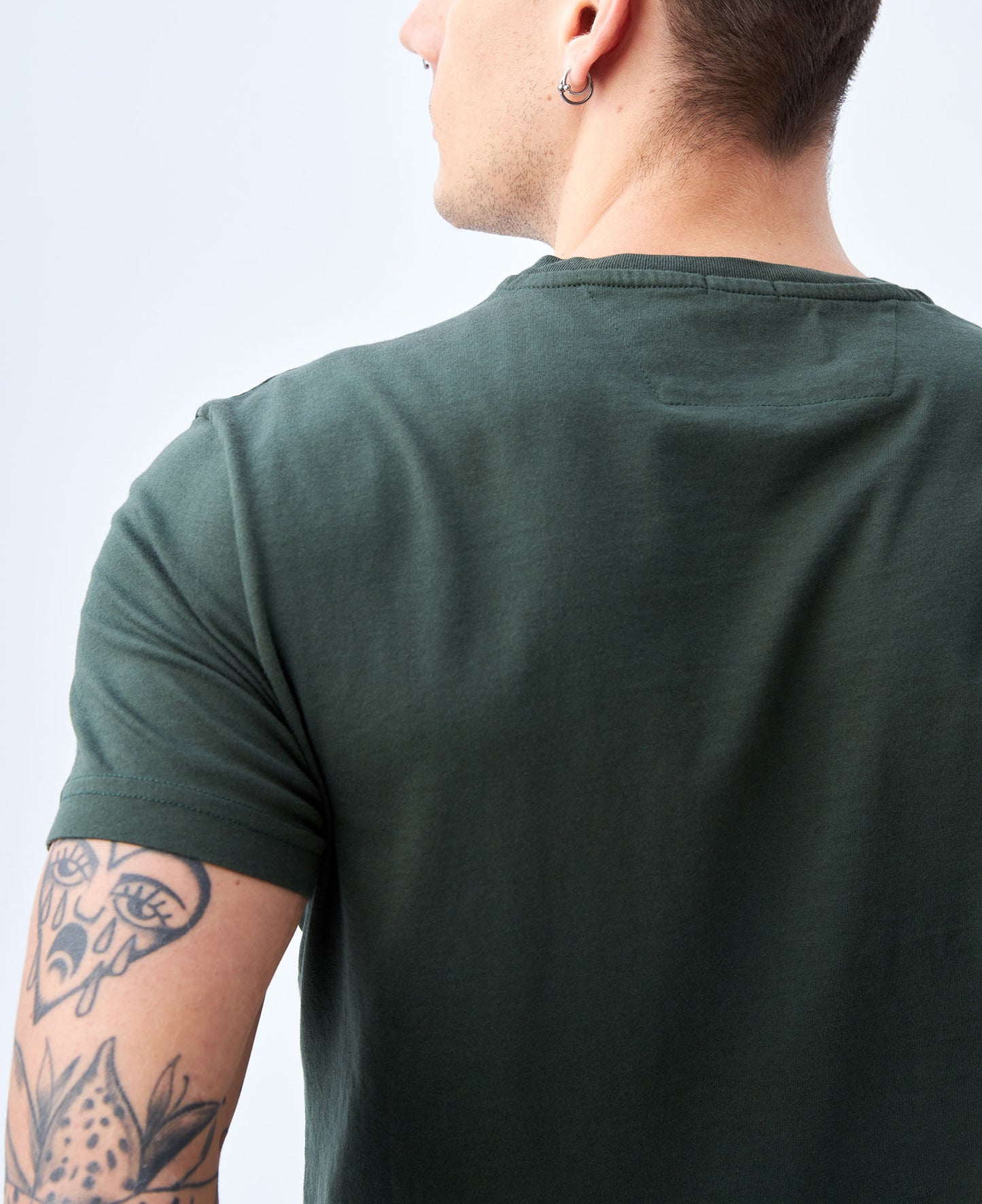 Camiseta Cuello Redondo Americanino 840C000 Basica Slim Fit Verde Oscuro