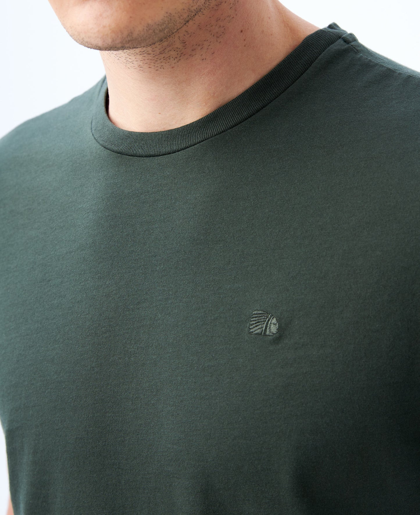Camiseta Cuello Redondo Americanino 840C000 Basica Slim Fit Verde Oscuro
