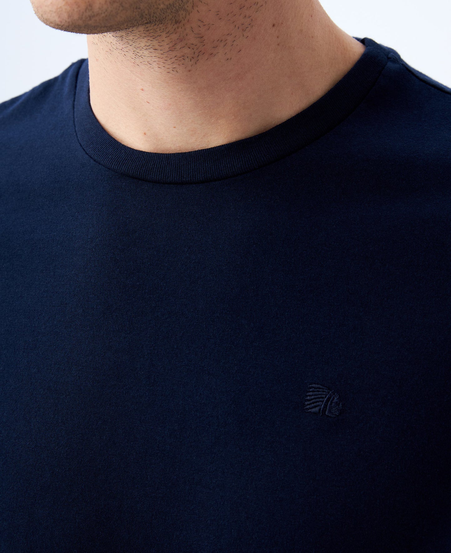 Camiseta Cuello Redondo Americanino 840C000 Basica Slim Fit Azul Oscuro