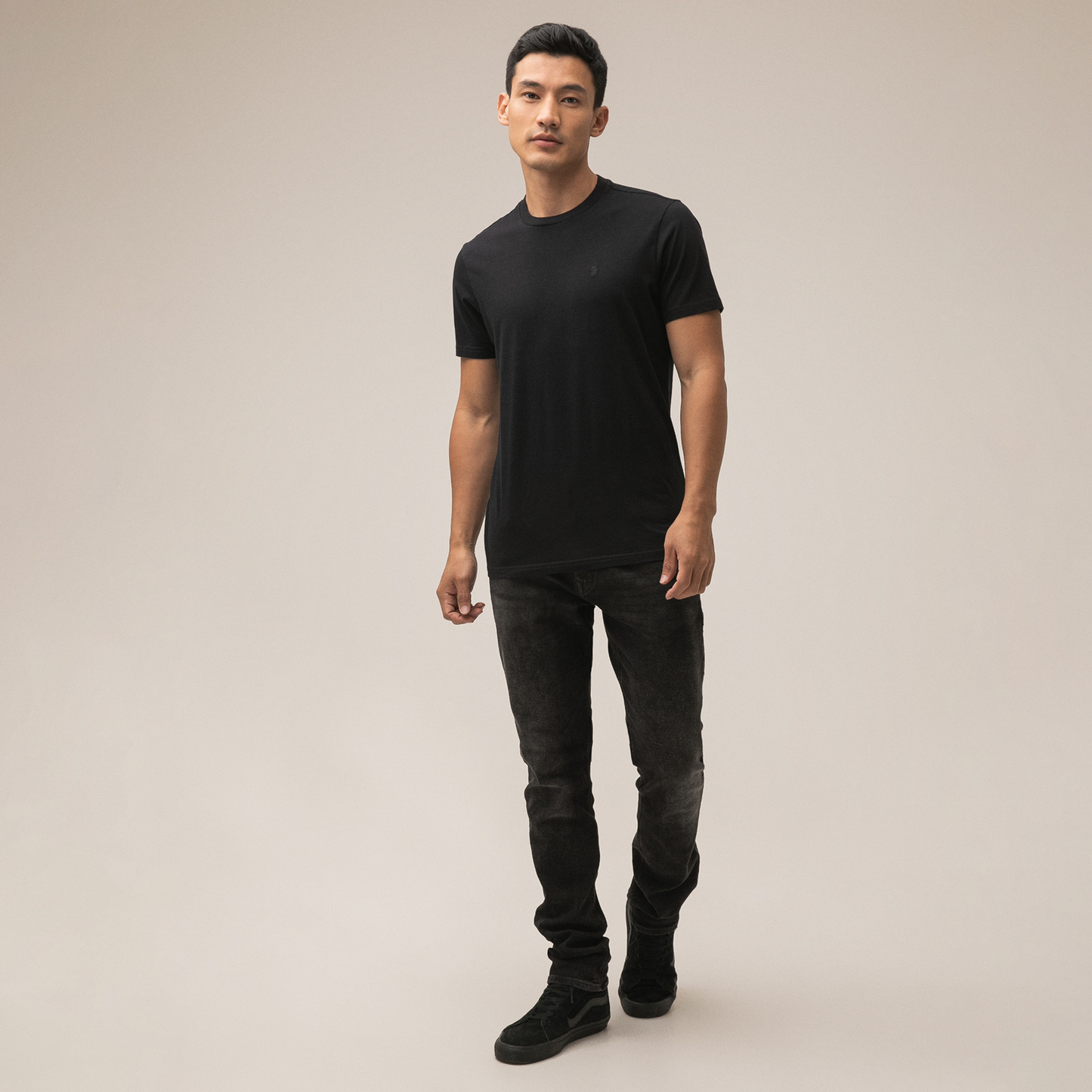 Camiseta Cuello Redondo Americanino 840D000 Basica Slim Fit Negro