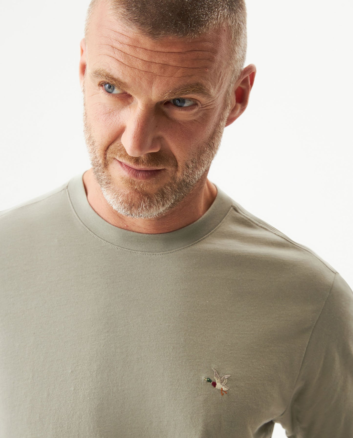 Camiseta Cuello Redondo Chevignon 649G020 Slim Fit Verde Myrica Oscuro