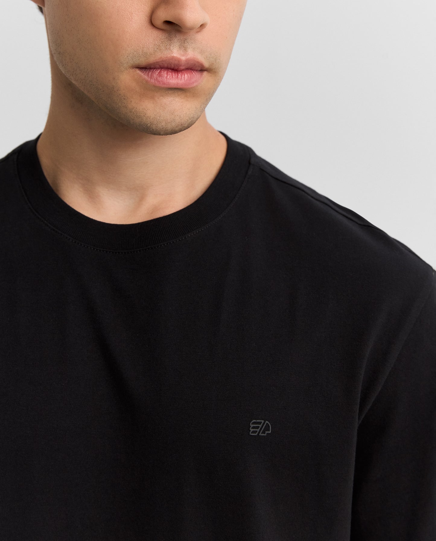 Camiseta Cuello Redondo Americanino 840F001 Slim Fit Negro