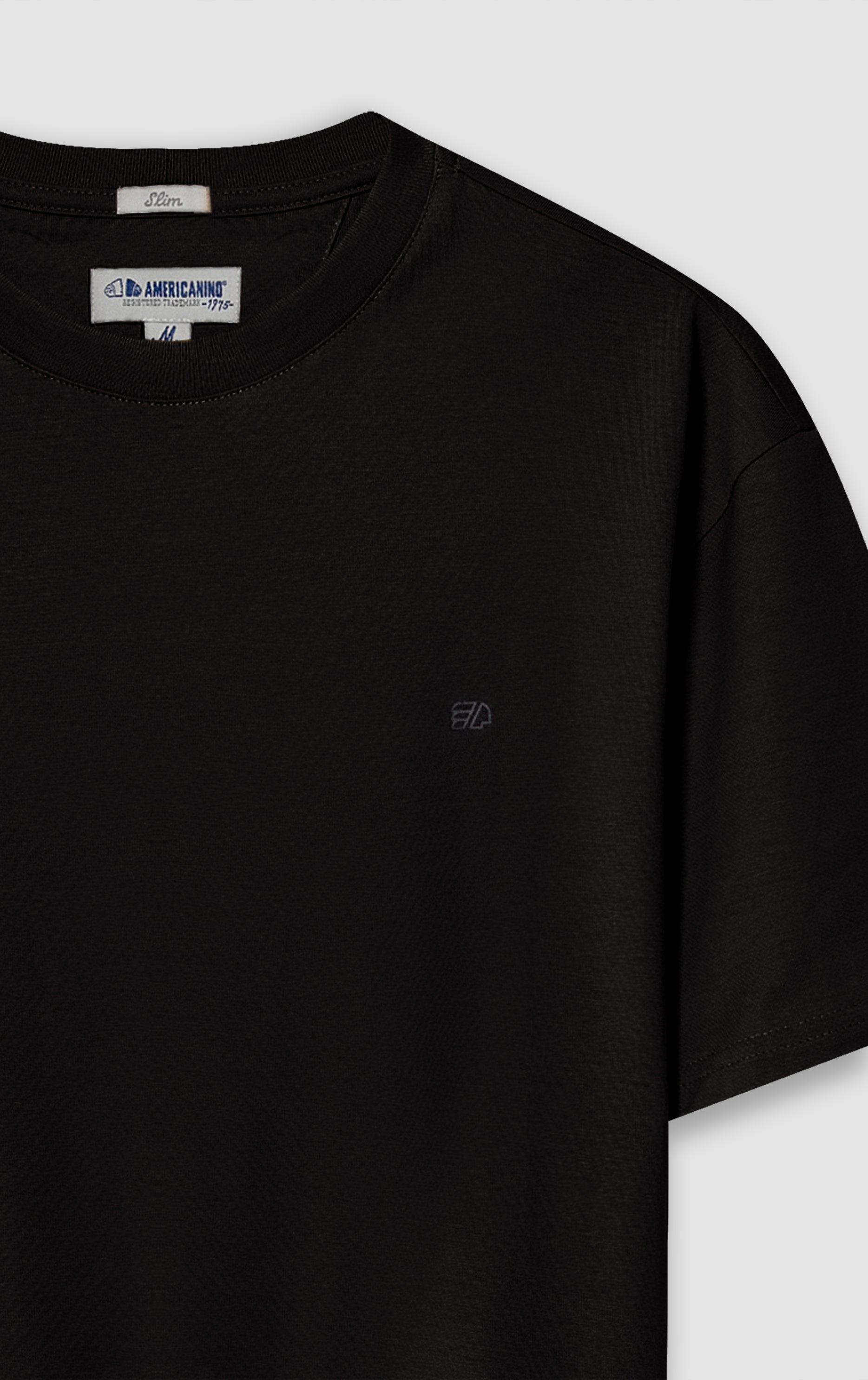 Camiseta Cuello Redondo Americanino 840F001 Slim Fit Negro