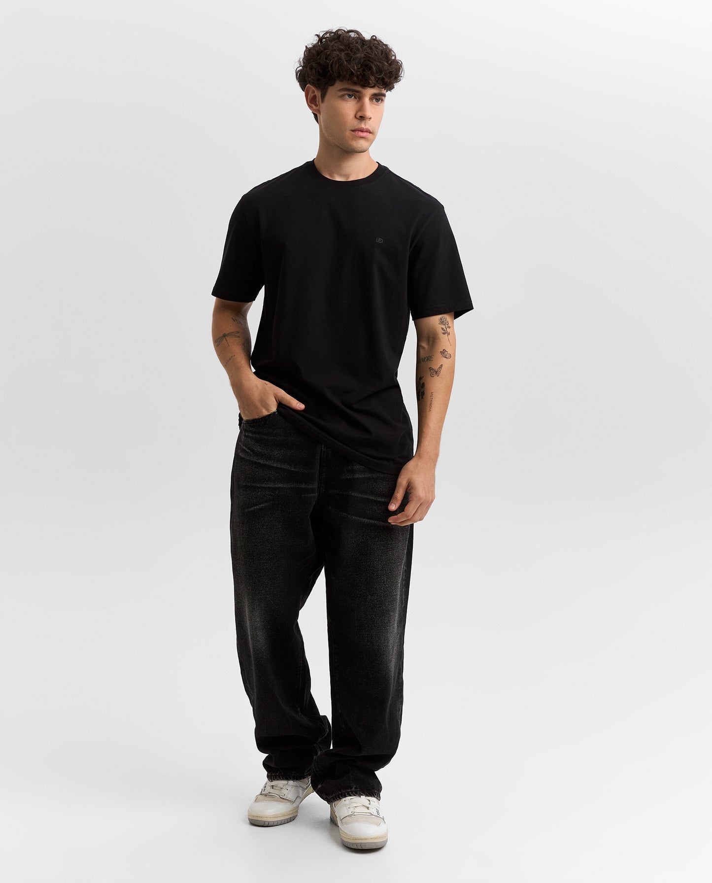 Camiseta Cuello Redondo Americanino 840F001 Slim Fit Negro